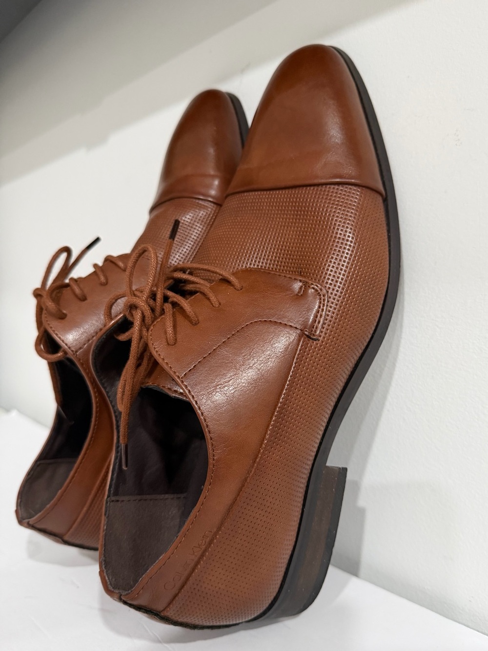 Calvin Klein Men's Chestnut Brown Leather Lace-Up Oxfords
